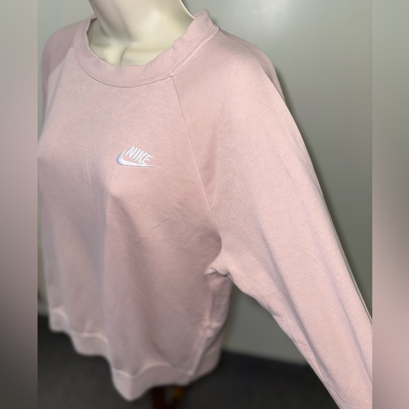 Nike (Medium) Pink Crewneck Sweatshirt - Picture 2 of 5